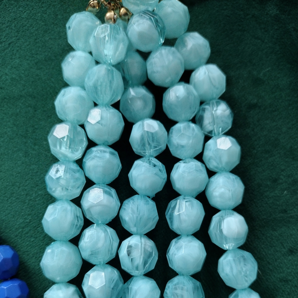 Elegant Blue and Aqua Beaded Necklace Set - Picture 5 of 7